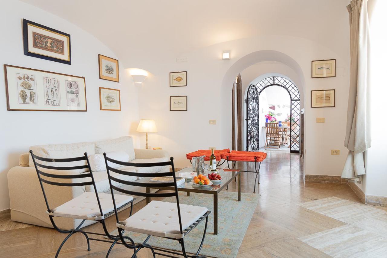 Villa Castello Apartments กาปรี ภายนอก รูปภาพ