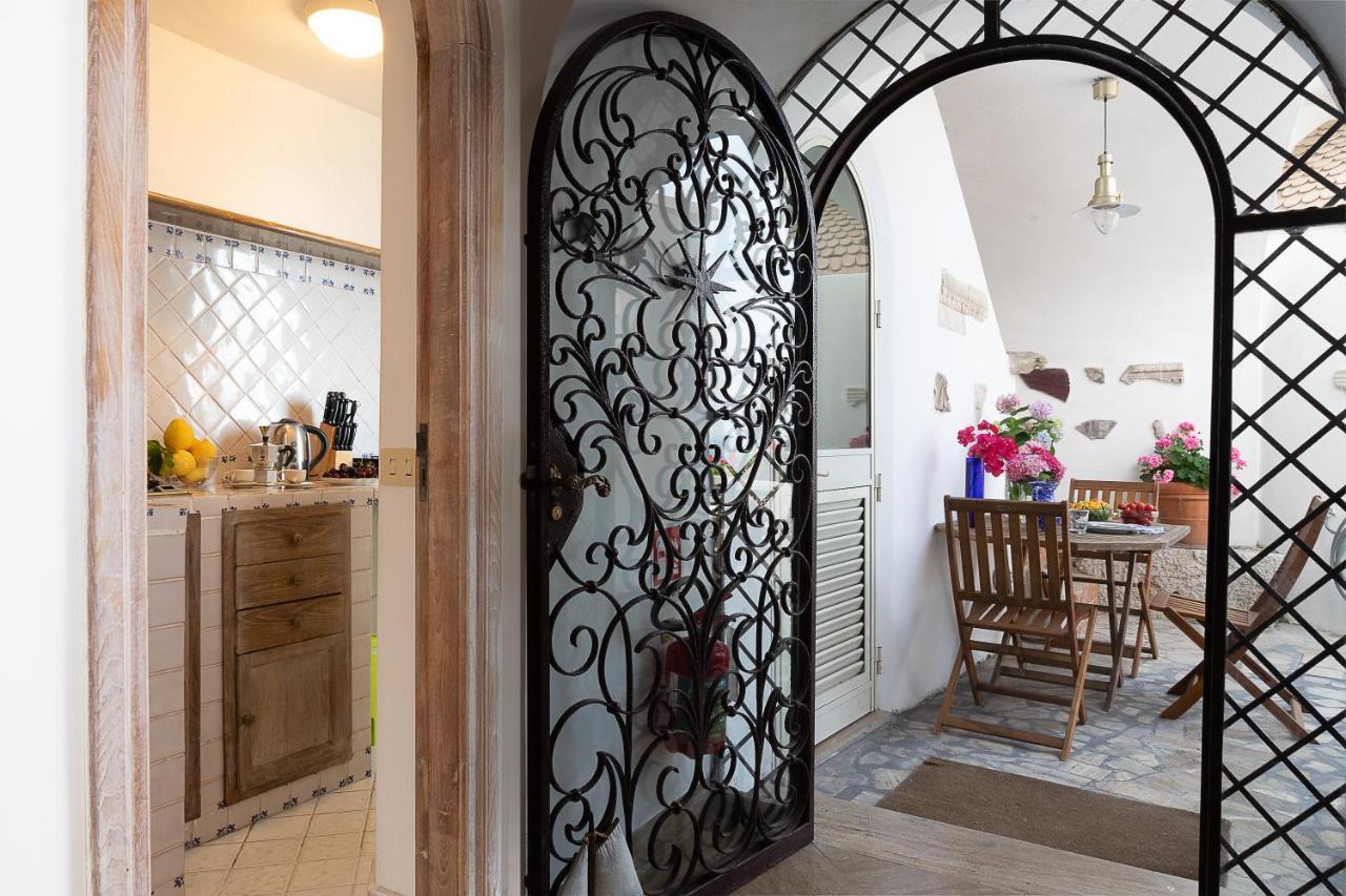 Villa Castello Apartments กาปรี ภายนอก รูปภาพ