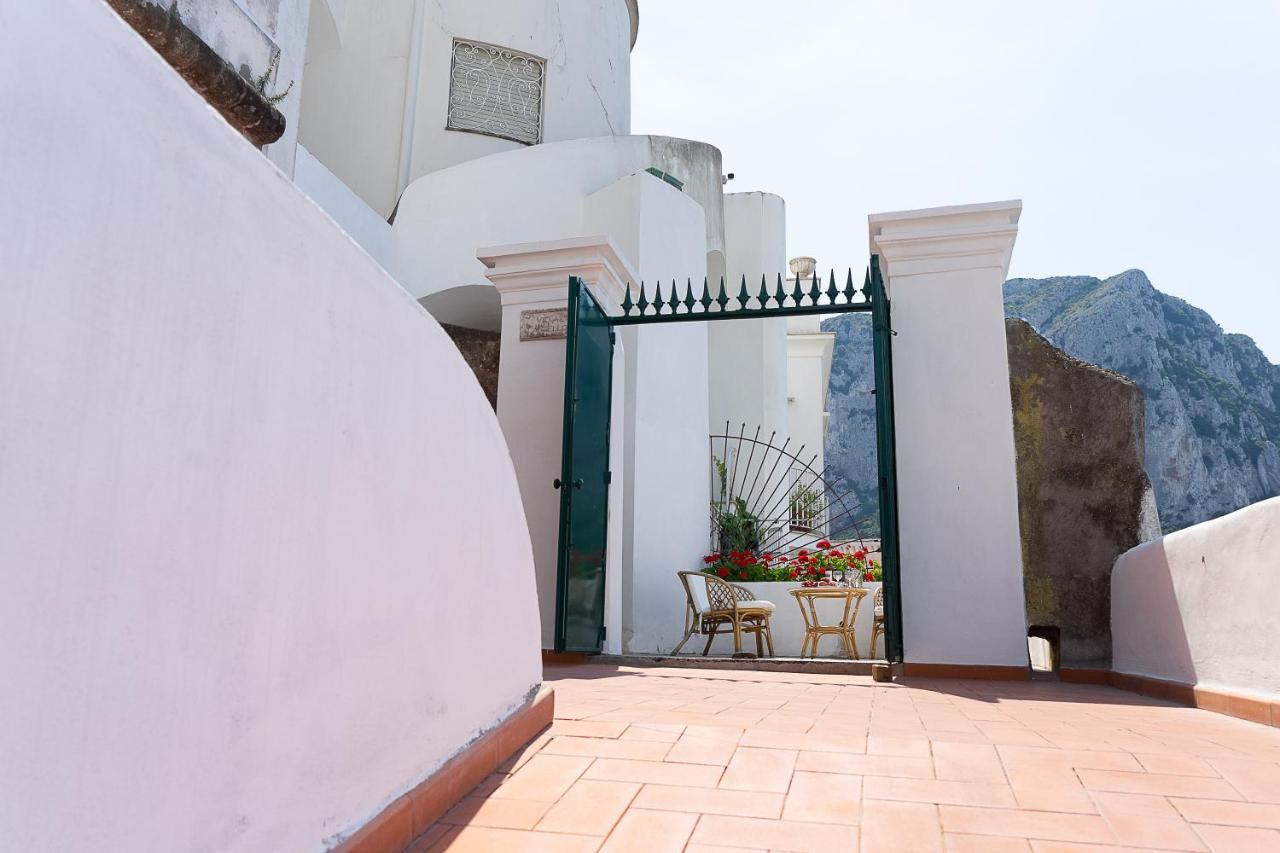 Villa Castello Apartments กาปรี ภายนอก รูปภาพ