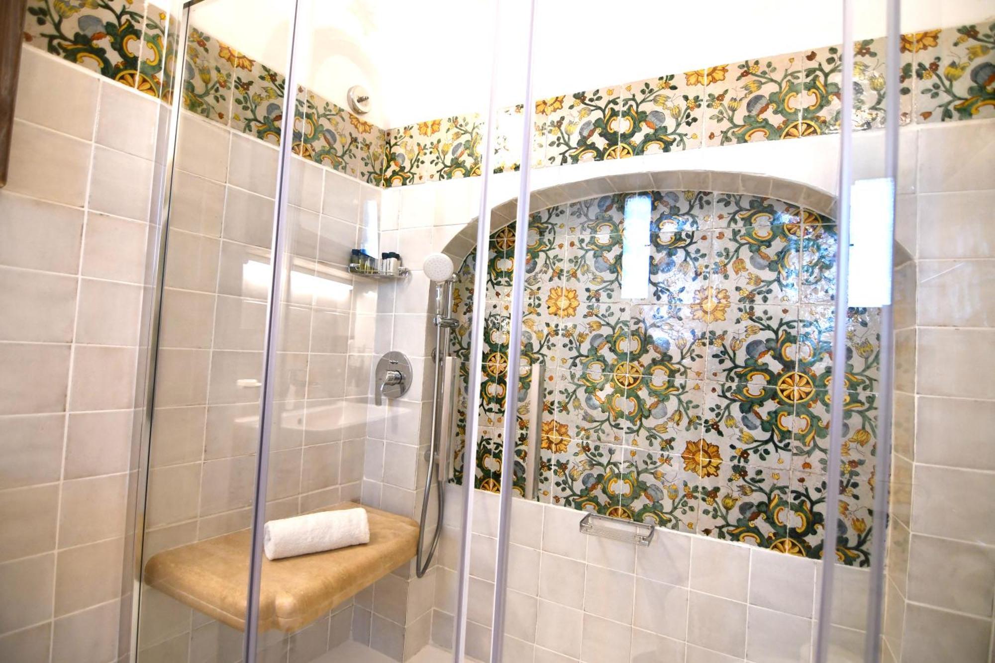 Villa Castello Apartments กาปรี ภายนอก รูปภาพ